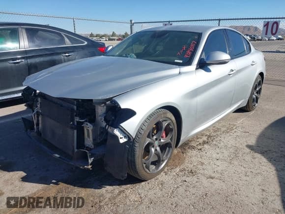 ✅ 2019 Alfa Romeo Giulia Ti Lusso • VIN: ZARFAMBN8K7600868 • Lot: 43840457. Listed on IAAI with 69,372 mi. Free auction sales archive from the USA and detailed vehicle history report at DreamBid. Image 2.