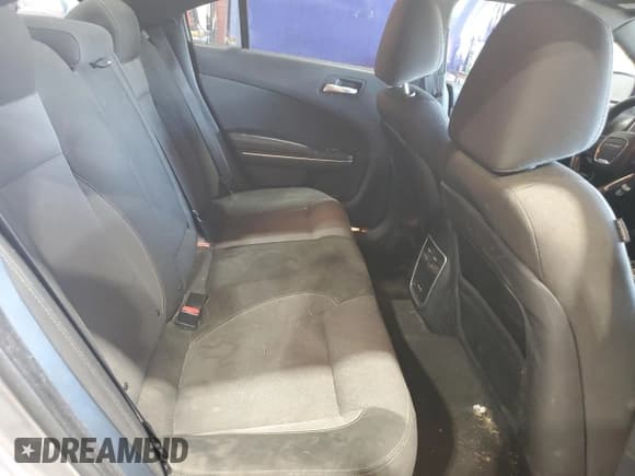 ✅ 2015 Dodge Charger SE • VIN: 2C3CDXBG5FH835945 • Лот: 87292515. Опубликован ранее на Copart с пробегом 226 281 миль. Бесплатный доступ к архиву аукционных продаж из США и подробный отчёт об истории автомобиля на DreamBid. Изображение 10.