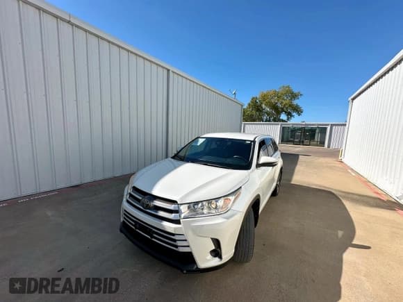 ✅ 2018 Toyota Highlander LE • VIN: 5TDZARFH8JS032831 • Лот: 91137855. Опубликован ранее на Copart с пробегом 213 547 миль. Бесплатный доступ к архиву аукционных продаж из США и подробный отчёт об истории автомобиля на DreamBid. Изображение 2.