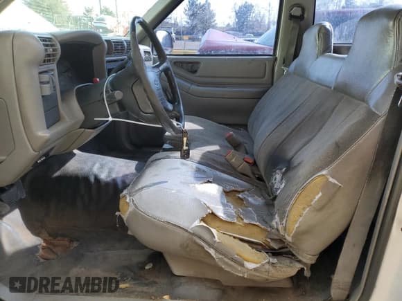 ✅ 1997 Chevrolet S-10 • VIN: 1GCCS14X4V8188518 • Лот: 48252345. Опубликован ранее на Copart с пробегом 286 728 миль. Бесплатный доступ к архиву аукционных продаж из США и подробный отчёт об истории автомобиля на DreamBid. Изображение 7.