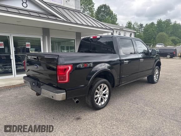 ✅ 2015 Ford F-150 XLT • VIN: 1FTEW1EF4FFC63993 • Лот: 42392180. Опубликован ранее на IAAI с пробегом 247 093 миль. Бесплатный доступ к архиву аукционных продаж из США и подробный отчёт об истории автомобиля на DreamBid. Изображение 4.