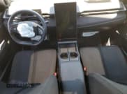 ✅ 2023 Fisker Ocean Ultra • VIN: VCF1UBU26PG010002 • Lot: 66130154. Wystawiony na Copart z przebiegiem Nie podano. Bezpłatny archiwum sprzedaży aukcyjnych z USA i szczegółowy raport historii pojazdu na DreamBid. Zdjęcie 8.