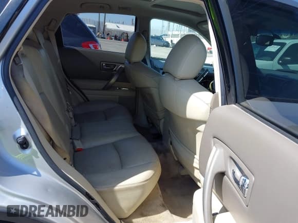 ✅ 2007 Infiniti FX • VIN: JNRAS08W07X201597 • Lot: 42390933. Wystawiony na IAAI z przebiegiem 122 681 mil. Bezpłatny archiwum sprzedaży aukcyjnych z USA i szczegółowy raport historii pojazdu na DreamBid. Zdjęcie 8.