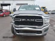 ✅ 2024 Ram 2500 Tradesman • VIN: 3C6UR5CJ2RG315276 • Lot: 41570729. Wystawiony na IAAI z przebiegiem 137 mil. Bezpłatny archiwum sprzedaży aukcyjnych z USA i szczegółowy raport historii pojazdu na DreamBid. Zdjęcie 12.