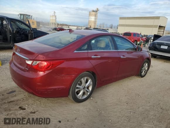 ✅ 2011 Hyundai Sonata Limited • VIN: 5NPEC4AC3BH305169 • Лот: 82424724. Опубликован ранее на Copart с пробегом 126 739 миль. Бесплатный доступ к архиву аукционных продаж из США и подробный отчёт об истории автомобиля на DreamBid. Изображение 3.