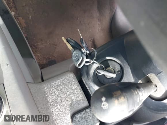 ✅ 2005 Chevrolet Equinox LS • VIN: 2CNDL23F056097053 • Лот: 42506576. Опубликован ранее на IAAI с пробегом 182 137 миль. Бесплатный доступ к архиву аукционных продаж из США и подробный отчёт об истории автомобиля на DreamBid. Изображение 11.