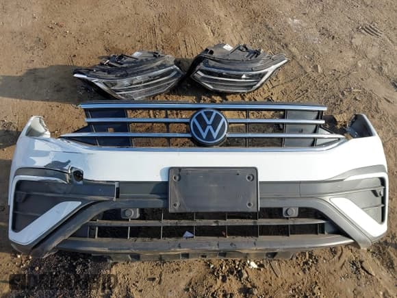✅ 2024 Volkswagen Tiguan SE • VIN: 3VV3B7AX6RM062915 • Lot: 43500920. Wystawiony na IAAI z przebiegiem 24 051 mil. Bezpłatny archiwum sprzedaży aukcyjnych z USA i szczegółowy raport historii pojazdu na DreamBid. Zdjęcie 12.