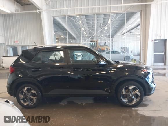 ✅ 2024 Hyundai Venue Limited • VIN: KMHRC8A39RU299012 • Lot: 40918628. Listed on IAAI with 7,955 mi. Free auction sales archive from the USA and detailed vehicle history report at DreamBid. Image 13.