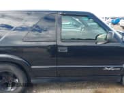 ✅ 2002 Chevrolet Blazer LS • VIN: 1GNCS18W72K201625 • Lot: 41307980. Wystawiony na IAAI z przebiegiem 114 422 mil. Bezpłatny archiwum sprzedaży aukcyjnych z USA i szczegółowy raport historii pojazdu na DreamBid. Zdjęcie 13.