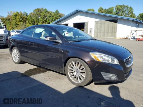 ✅ 2012 Volvo C70 T5 • VIN: YV1672MC9CJ126856 • Лот: 81956435. Опубликован ранее на Copart с пробегом 183 409 миль. Бесплатный доступ к архиву аукционных продаж из США и подробный отчёт об истории автомобиля на DreamBid. Изображение 4.