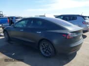 ✅ 2018 Tesla Model 3 Long Range Battery • VIN: 5YJ3E1EA4JF021040 • Лот: 42966467. Опубликован ранее на IAAI с пробегом 102 787 миль. Бесплатный доступ к архиву аукционных продаж из США и подробный отчёт об истории автомобиля на DreamBid. Изображение 3.