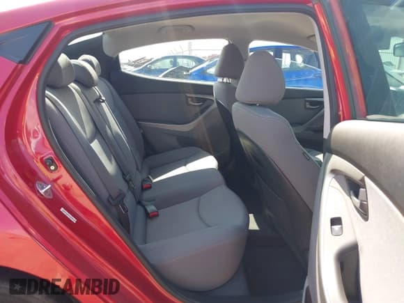 ✅ 2015 Hyundai Elantra SE • VIN: KMHDH4AE5FU277770 • Lot: 42845906. Wystawiony na IAAI z przebiegiem 100 219 mil. Bezpłatny archiwum sprzedaży aukcyjnych z USA i szczegółowy raport historii pojazdu na DreamBid. Zdjęcie 8.