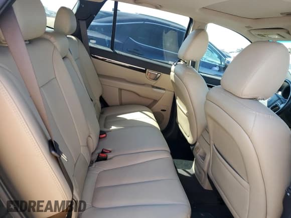 ✅ 2012 Hyundai Santa Fe Limited • VIN: 5XYZKDAG8CG111141 • Lot: 70641934. Listed on Copart with 123,413 mi. Free auction sales archive from the USA and detailed vehicle history report at DreamBid. Image 11.