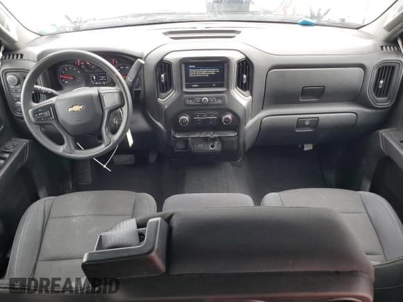 ✅ 2019 Chevrolet Silverado 1500 Custom • VIN: 3GCPYBEH9KG204831 • Lot: 84636995. Wystawiony na Copart z przebiegiem 91 548 mil. Bezpłatny archiwum sprzedaży aukcyjnych z USA i szczegółowy raport historii pojazdu na DreamBid. Zdjęcie 8.