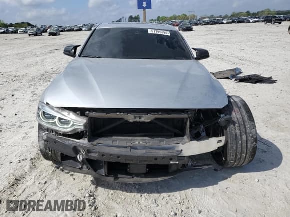 ✅ 2018 BMW 3 Series 340i • VIN: WBA8B3C59JK384613 • Lot: 51795395. Wystawiony na Copart z przebiegiem 42 888 mil. Bezpłatny archiwum sprzedaży aukcyjnych z USA i szczegółowy raport historii pojazdu na DreamBid. Zdjęcie 5.