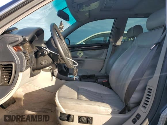 ✅ 1998 Audi A8 • VIN: WAUAF74D4WN001668 • Lot: 81941994. Wystawiony na Copart z przebiegiem 96 745 mil. Bezpłatny archiwum sprzedaży aukcyjnych z USA i szczegółowy raport historii pojazdu na DreamBid. Zdjęcie 7.