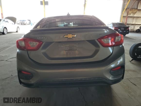 ✅ 2017 Chevrolet Cruze LT • VIN: 1G1BE5SM1H7239253 • Лот: 81037545. Опубликован ранее на Copart с пробегом 142 497 миль. Бесплатный доступ к архиву аукционных продаж из США и подробный отчёт об истории автомобиля на DreamBid. Изображение 6.