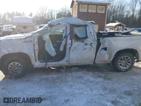 ✅ 2019 Chevrolet Silverado 1500 RST • VIN: 1GCRYEEDXKZ273955 • Lot: 41211019. Wystawiony na IAAI z przebiegiem Nie podano. Bezpłatny archiwum sprzedaży aukcyjnych z USA i szczegółowy raport historii pojazdu na DreamBid. Zdjęcie 15.