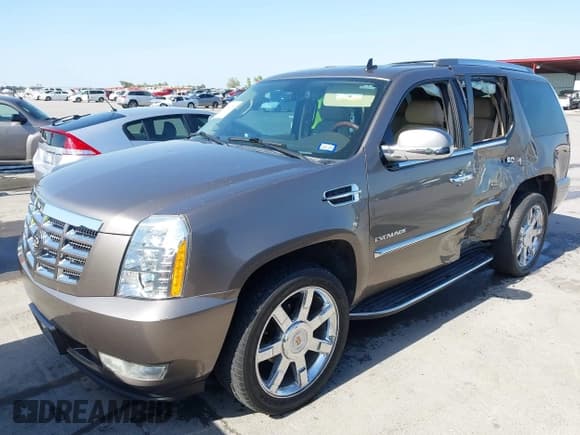 ✅ 2012 Cadillac Escalade Luxury • VIN: 1GYS3BEF0CR214599 • Лот: 42018268. Опубликован ранее на IAAI с пробегом 162 583 миль. Бесплатный доступ к архиву аукционных продаж из США и подробный отчёт об истории автомобиля на DreamBid. Изображение 2.