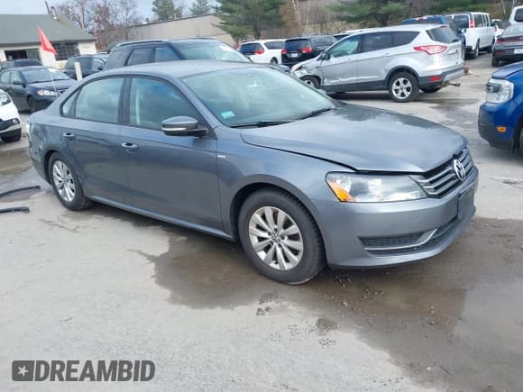 ✅ 2014 Volkswagen Passat S • VIN: 1VWAT7A34EC107634 • Lot: 43685205. Wystawiony na IAAI z przebiegiem 159 314 mil. Bezpłatny archiwum sprzedaży aukcyjnych z USA i szczegółowy raport historii pojazdu na DreamBid. Zdjęcie 1.
