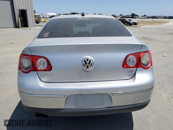 ✅ 2006 Volkswagen Passat 3.6L V6 • VIN: WVWEU73C76P095410 • Lot: 62733245. Listed on Copart with 173,573 mi. Free auction sales archive from the USA and detailed vehicle history report at DreamBid. Image 6.