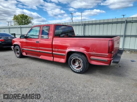 1997 Chevrolet Silverado 1500 z VIN 1GBEC19R9VE187788, wystawiony jako Copart lot #90051185 z przebiegiem 252 445 mil mil oraz Szkoda całkowita • Salvage title. Historia ofert i sprzedaży dostępna na DreamBid. Obrazek 2.