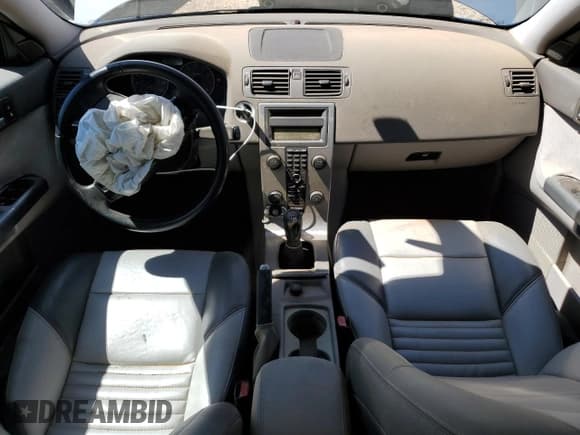 ✅ 2007 Volvo V50 2.5L Turbo • VIN: YV1MJ682472311849 • Lot: 49243305. Wystawiony na Copart z przebiegiem 266 714 mil. Bezpłatny archiwum sprzedaży aukcyjnych z USA i szczegółowy raport historii pojazdu na DreamBid. Zdjęcie 8.