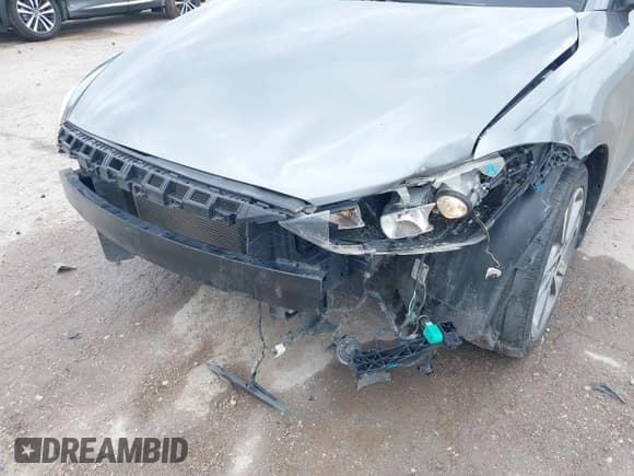 ✅ 2017 Hyundai Elantra SE • VIN: KMHD84LFXHU153888 • Lot: 42344724. Wystawiony na IAAI z przebiegiem 152 769 mil. Bezpłatny archiwum sprzedaży aukcyjnych z USA i szczegółowy raport historii pojazdu na DreamBid. Zdjęcie 6.