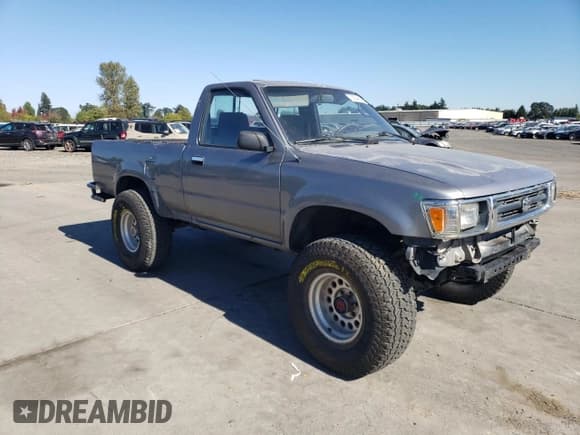 ✅ 1995 Toyota Pickup DX • VIN: 4TARN01P7SZ325940 • Lot: 72564894. Wystawiony na Copart z przebiegiem 215 120 mil. Bezpłatny archiwum sprzedaży aukcyjnych z USA i szczegółowy raport historii pojazdu na DreamBid. Zdjęcie 4.
