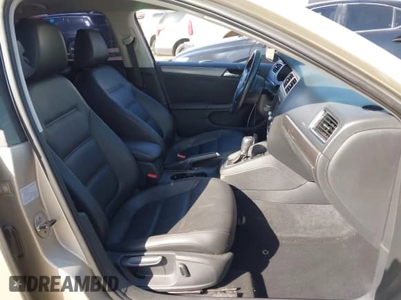 ✅ 2013 Volkswagen Jetta TDI w/Premium • VIN: 3VWLL7AJ6DM234664 • Lot: 41555219. Listed on IAAI with 131,692 mi. Free auction sales archive from the USA and detailed vehicle history report at DreamBid. Image 5.