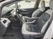 ✅ 2021 Chevrolet Bolt EV Premier • VIN: 1G1FZ6S08M4112892 • Lot: 84771464. Wystawiony na Copart z przebiegiem 18 055 mil. Bezpłatny archiwum sprzedaży aukcyjnych z USA i szczegółowy raport historii pojazdu na DreamBid. Zdjęcie 7.