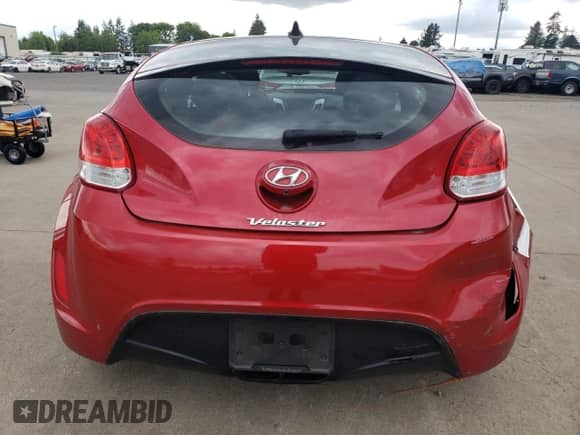 2017 Hyundai Veloster Value Edition с VIN KMHTC6AD5HU318270, выставлен на аукционе Copart как лот 58045155 с пробегом 61 675 миль миль и Списание • Salvage title. История ставок и продаж доступна на DreamBid. Изображение 6.