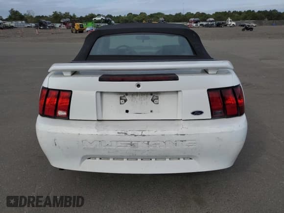 ✅ 2002 Ford Mustang Deluxe • VIN: 1FAFP44402F206080 • Лот: 69954824. Опубликован ранее на Copart с пробегом Не указан. Бесплатный доступ к архиву аукционных продаж из США и подробный отчёт об истории автомобиля на DreamBid. Изображение 6.