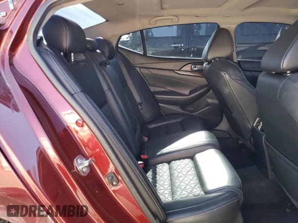 ✅ 2017 Nissan Maxima Platinum • VIN: 1N4AA6AP3HC392911 • Lot: 82692205. Listed on Copart with 109,715 mi. Free auction sales archive from the USA and detailed vehicle history report at DreamBid. Image 10.