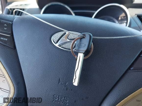 2012 Hyundai Sonata GLS z VIN 5NPEB4AC2CH455861, wystawiony jako IAAI lot #43013354 z przebiegiem 158 948 mil mil oraz . Historia ofert i sprzedaży dostępna na DreamBid. Obrazek 11.