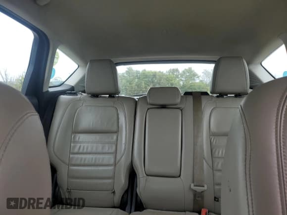 ✅ 2017 Ford C-Max Titanium • VIN: 1FADP5DU7HL116691 • Lot: 81559955. Wystawiony na Copart z przebiegiem 204 484 mil. Bezpłatny archiwum sprzedaży aukcyjnych z USA i szczegółowy raport historii pojazdu na DreamBid. Zdjęcie 10.