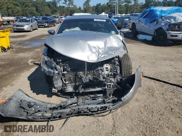 ✅ 2015 Chrysler 200 S • VIN: 1C3CCCBB8FN650943 • Lot: 85740665. Listed on Copart with Not provided. Free auction sales archive from the USA and detailed vehicle history report at DreamBid. Image 5.