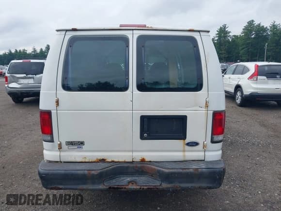 ✅ 2005 Ford Econoline Cargo • VIN: 1FTRE14W45HA28566 • Lot: 42875904. Listed on IAAI with 216,247 mi. Free auction sales archive from the USA and detailed vehicle history report at DreamBid. Image 13.