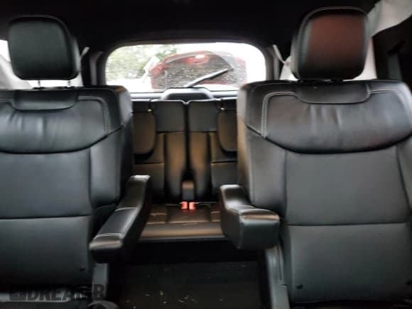 ✅ 2022 Ford Explorer ST • VIN: 1FM5K8GC0NGC36981 • Lot: 71115265. Wystawiony na Copart z przebiegiem 16 311 mil. Bezpłatny archiwum sprzedaży aukcyjnych z USA i szczegółowy raport historii pojazdu na DreamBid. Zdjęcie 10.