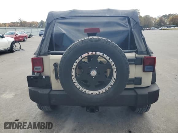 ✅ 2007 Jeep Wrangler X • VIN: 1J4FA241X7L193766 • Lot: 91858125. Wystawiony na Copart z przebiegiem 102 044 mil. Bezpłatny archiwum sprzedaży aukcyjnych z USA i szczegółowy raport historii pojazdu na DreamBid. Zdjęcie 6.