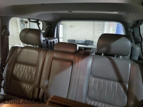 ✅ 2005 Toyota Land Cruiser • VIN: JTEHT05J052070603 • Lot: 65579645. Wystawiony na Copart z przebiegiem 194 454 mil. Bezpłatny archiwum sprzedaży aukcyjnych z USA i szczegółowy raport historii pojazdu na DreamBid. Zdjęcie 10.