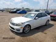 ✅ 2013 Mercedes-Benz C 250 Sport • VIN: WDDGF4HB9DA785781 • Lot: 42720415. Wystawiony na IAAI z przebiegiem 141 724 mil. Bezpłatny archiwum sprzedaży aukcyjnych z USA i szczegółowy raport historii pojazdu na DreamBid. Zdjęcie 18.