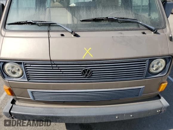 ✅ 1985 Volkswagen Vanagon GL • VIN: WV2ZB0251FH003849 • Lot: 69142014. Wystawiony na Copart z przebiegiem 172 853 mil. Bezpłatny archiwum sprzedaży aukcyjnych z USA i szczegółowy raport historii pojazdu na DreamBid. Zdjęcie 12.