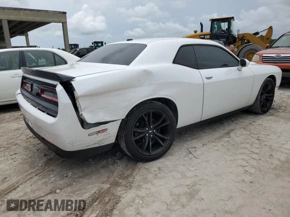 ✅ 2018 Dodge Challenger SXT Plus • VIN: 2C3CDZAG0JH216935 • Lot: 55553903. Wystawiony na Copart z przebiegiem 75 917 mil. Bezpłatny archiwum sprzedaży aukcyjnych z USA i szczegółowy raport historii pojazdu na DreamBid. Zdjęcie 3.