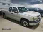 ✅ 2005 Chevrolet Silverado 1500 LS • VIN: 1GCEK19V05Z305800 • Lot: 86966714. Wystawiony na Copart z przebiegiem 340 587 mil mil. Skorzystaj z bezpłatnego archiwum sprzedaży aukcyjnych z USA i zobacz szczegółowy raport historii pojazdu na DreamBid. Zdjęcie 4.