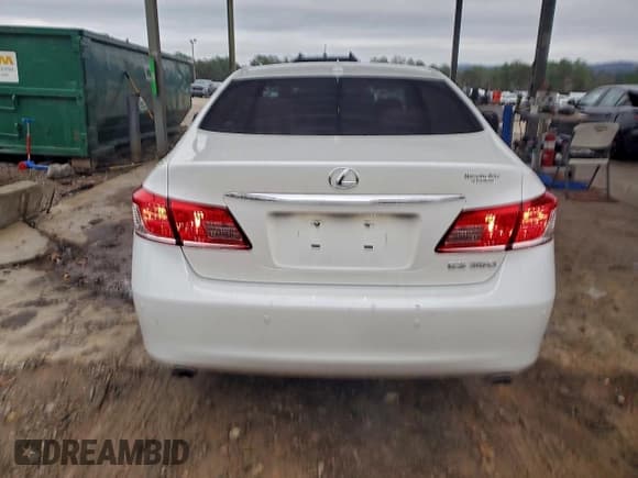✅ 2011 Lexus ES 330 • VIN: JTHBK1EG1B2426994 • Lot: 94877575. Wystawiony na Copart z przebiegiem 155 052 mil. Bezpłatny archiwum sprzedaży aukcyjnych z USA i szczegółowy raport historii pojazdu na DreamBid. Zdjęcie 6.