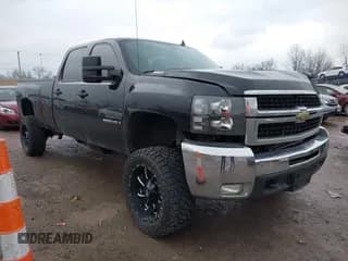 ✅ 2008 Chevrolet Silverado 2500HD 1LT • VIN: 1GCHC23628F201140 • Lot: 41531542. Wystawiony na IAAI z przebiegiem 163 602 mil. Bezpłatny archiwum sprzedaży aukcyjnych z USA i szczegółowy raport historii pojazdu na DreamBid. Zdjęcie 1.