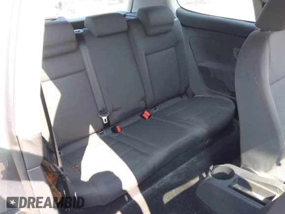 ✅ 2007 Volkswagen Rabbit • VIN: WVWAR71K67W100985 • Лот: 42407896. Опубликован ранее на IAAI с пробегом 228 704 миль. Бесплатный доступ к архиву аукционных продаж из США и подробный отчёт об истории автомобиля на DreamBid. Изображение 8.