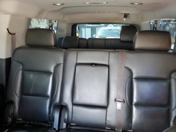 ✅ 2015 Chevrolet Suburban LT • VIN: 1GNSKJKCXFR527474 • Lot: 90314925. Wystawiony na Copart z przebiegiem 326 590 mil. Bezpłatny archiwum sprzedaży aukcyjnych z USA i szczegółowy raport historii pojazdu na DreamBid. Zdjęcie 10.