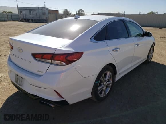 ✅ 2018 Hyundai Sonata Limited • VIN: 5NPE34AF0JH660874 • Lot: 48019883. Listed on Copart with 47,390 mi. Free auction sales archive from the USA and detailed vehicle history report at DreamBid. Image 3.